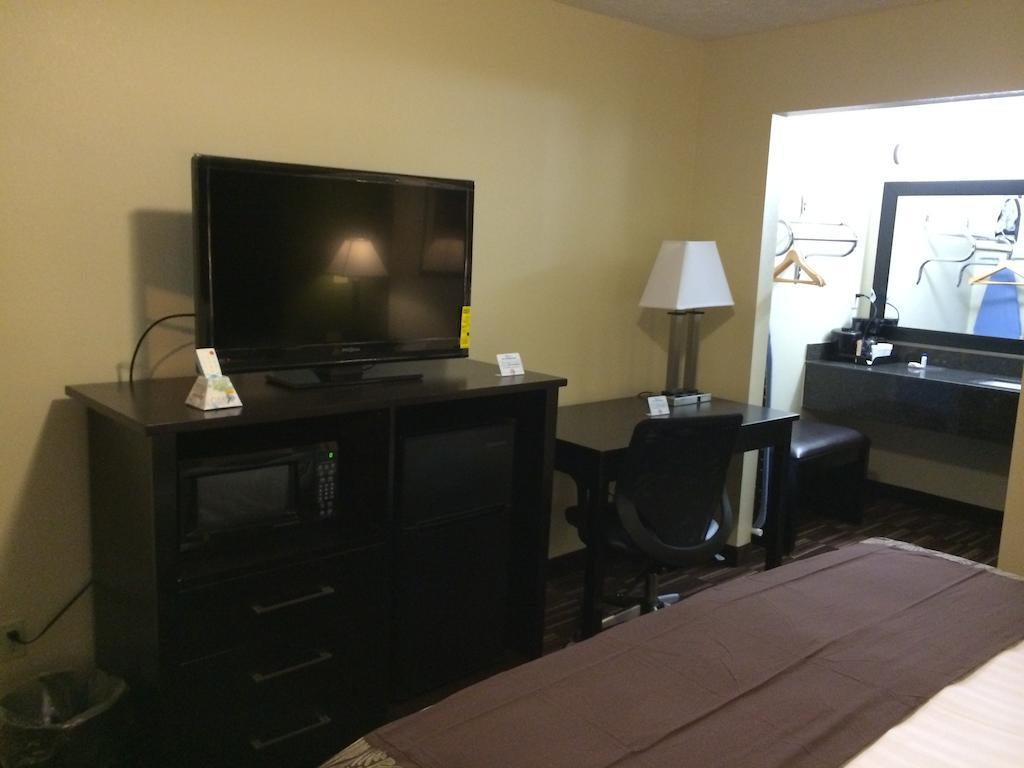 Boarders Inn & Suites By Cobblestone Hotels - Ashland City Quarto foto